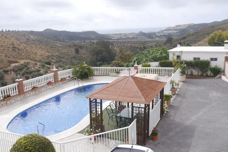 fa3bf898-e276-4936-8bf3-aa951d620d44