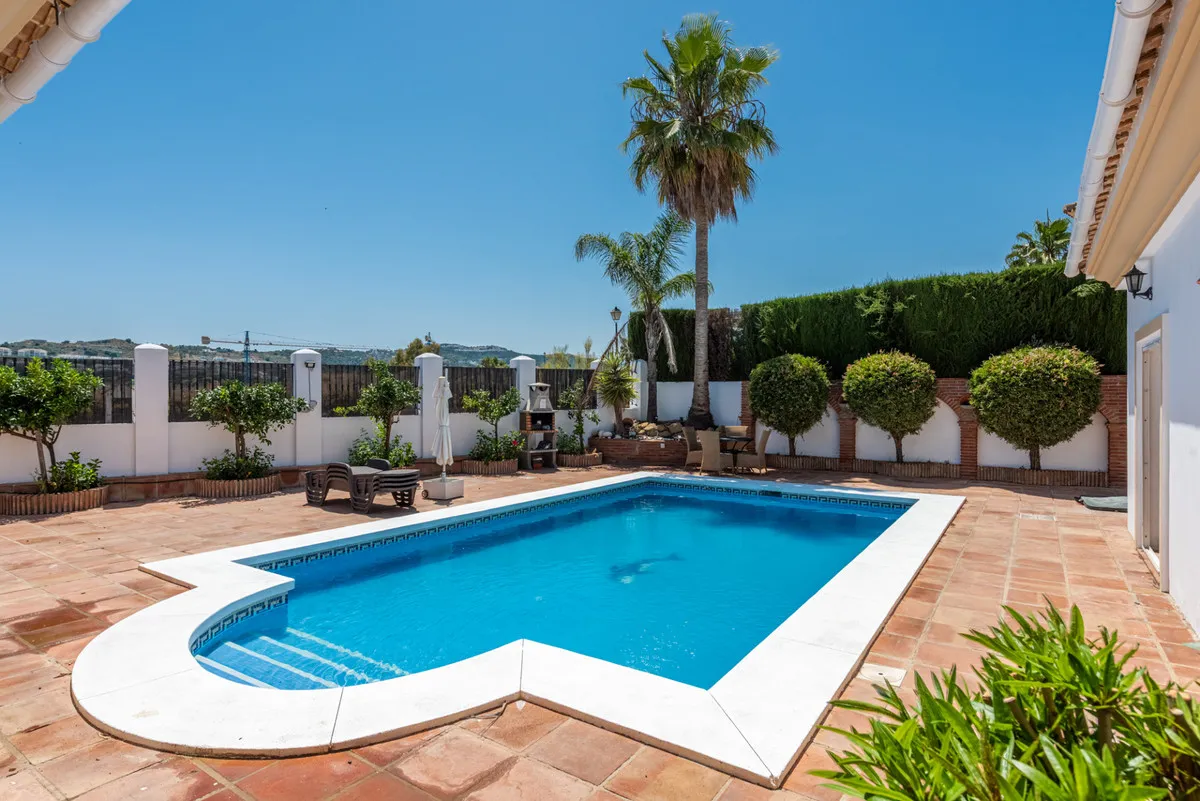 06aa9f60-f840-4ff4-84fb-3f14b7eb35a6