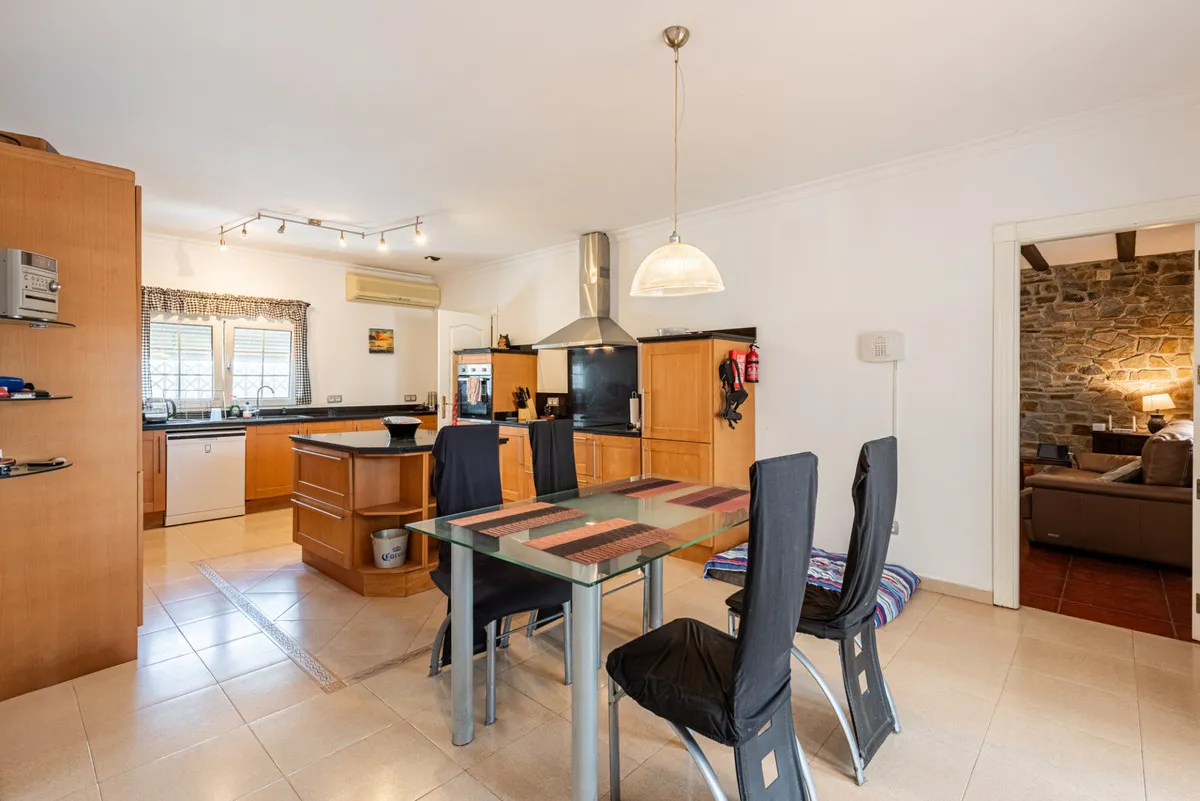 272a5eb6-1212-4a73-a0a9-dfe785c3de82