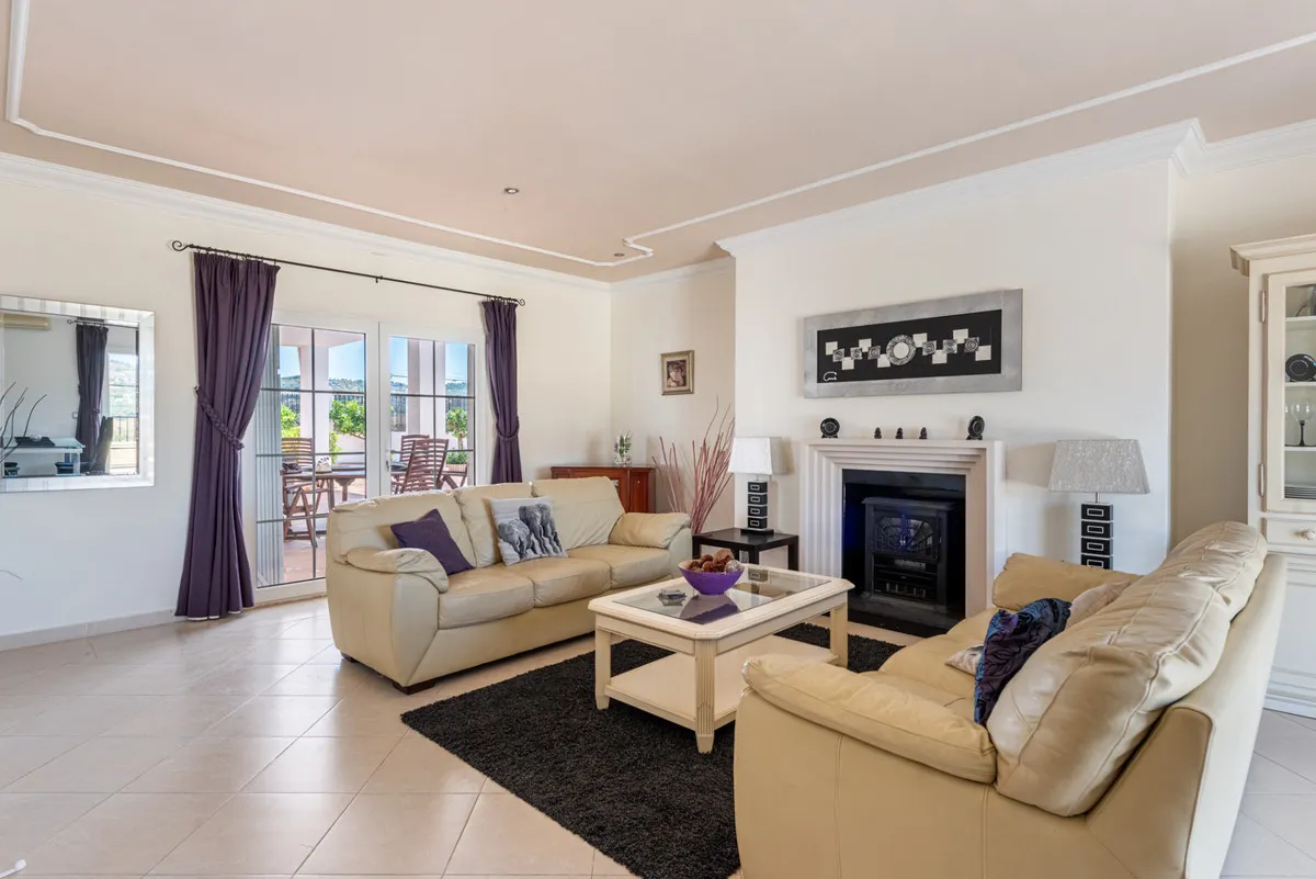 986debec-3f87-432f-9ffb-750e0b0a3d57