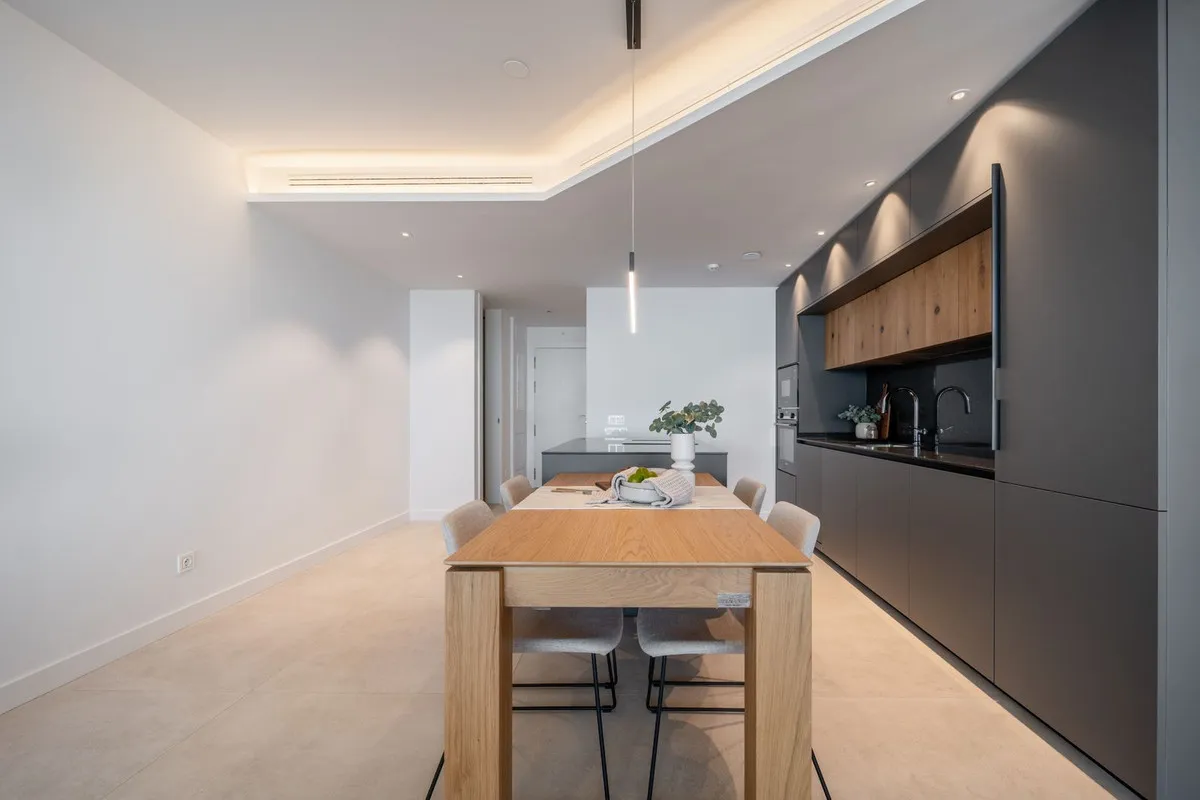 1642ec9d-7a65-4c80-b7d4-a1675a9f8ba0