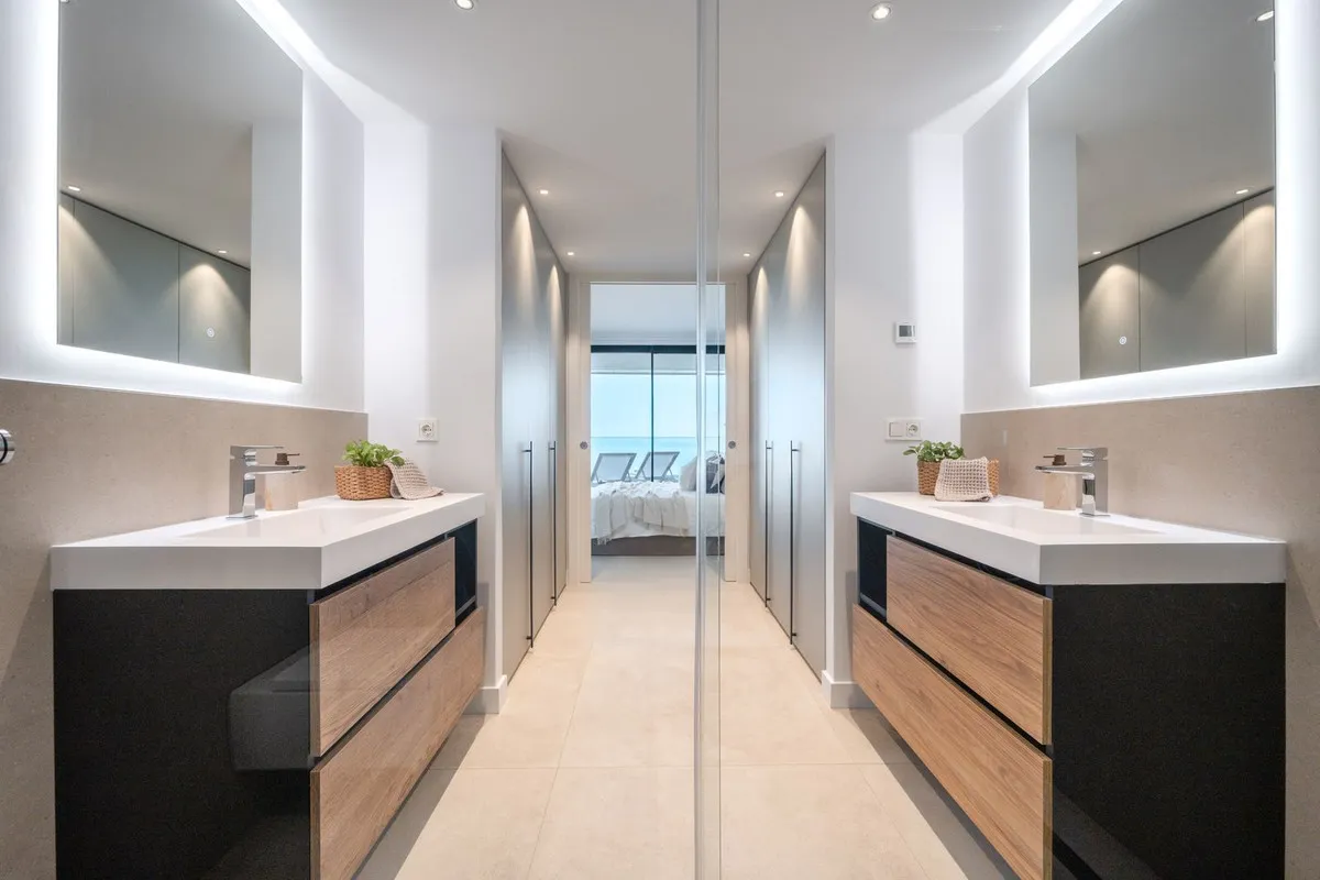 ad62983a-3215-4786-88d1-e5094602f944