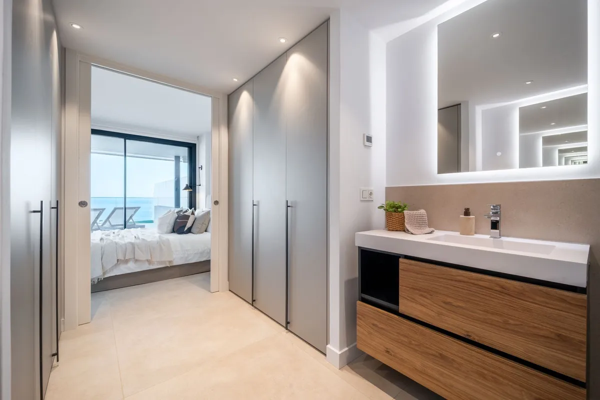 dd0c58b5-7f71-45c0-964f-4d6523dc982d