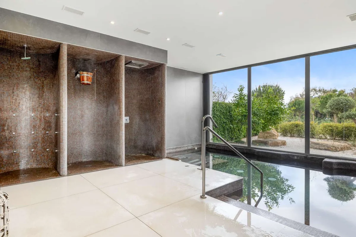 260f6035-4d0a-4a44-8c1f-556d1ee55b54