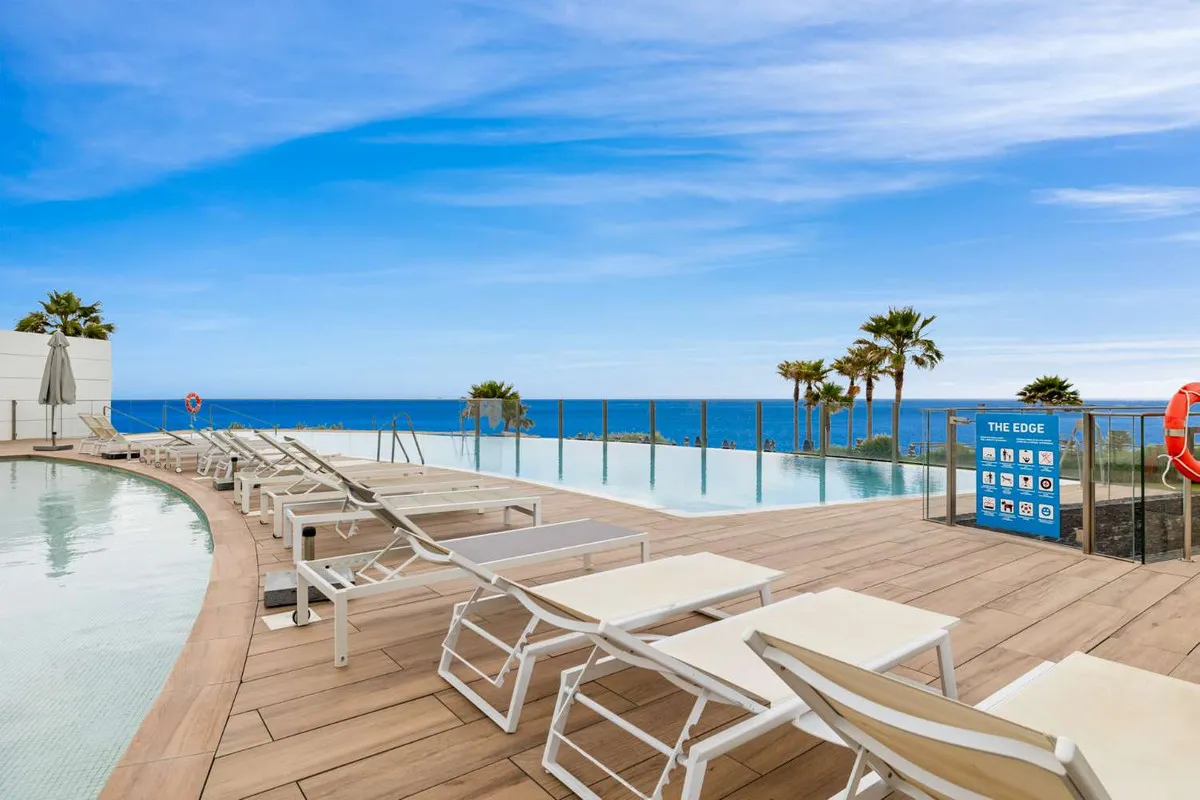 b7714ea6-c8f8-4d04-bc3d-942f27f3b19c