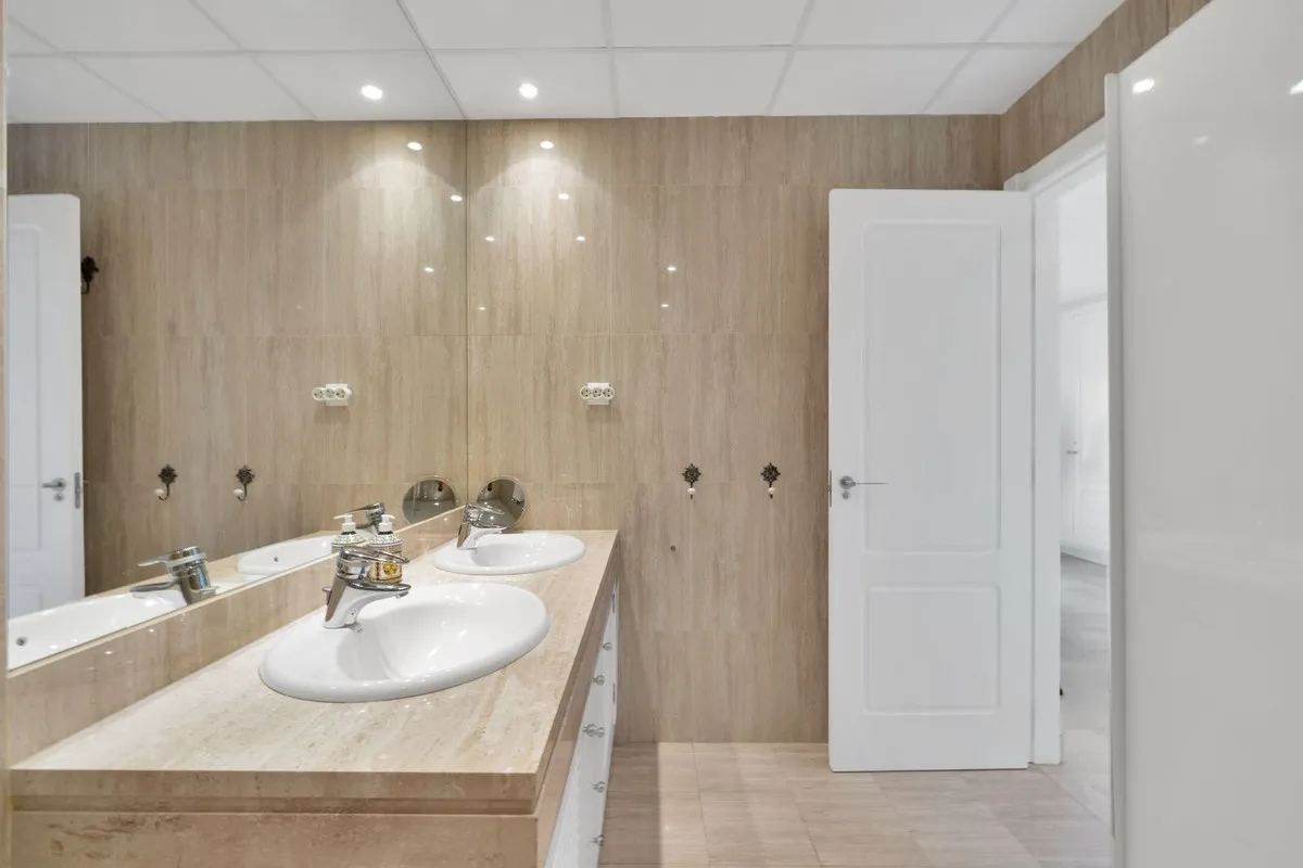 0ce0a2c9-5aa9-49bb-bd4e-e92992a75123