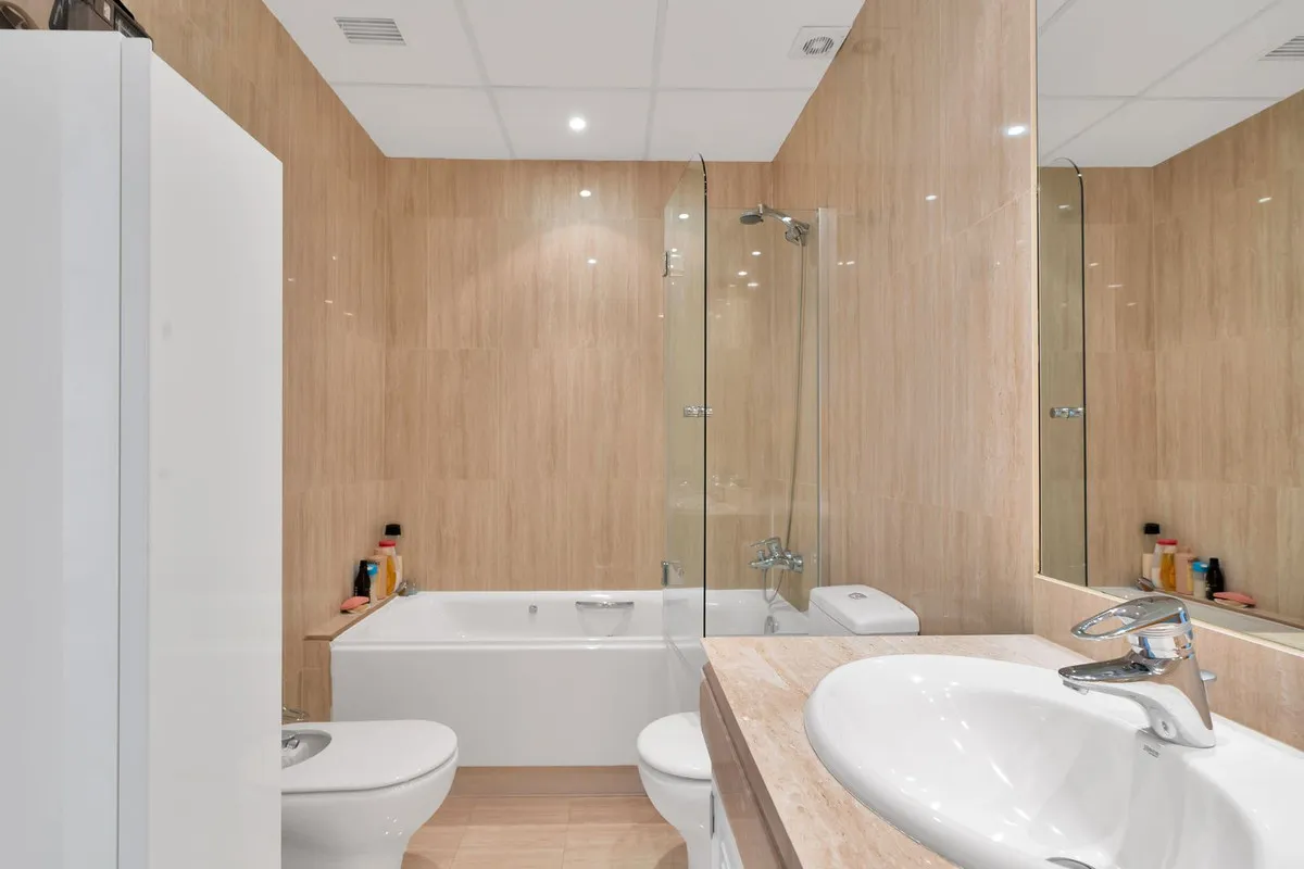 a00e9428-acd4-4ff2-a827-ec976a9c0691