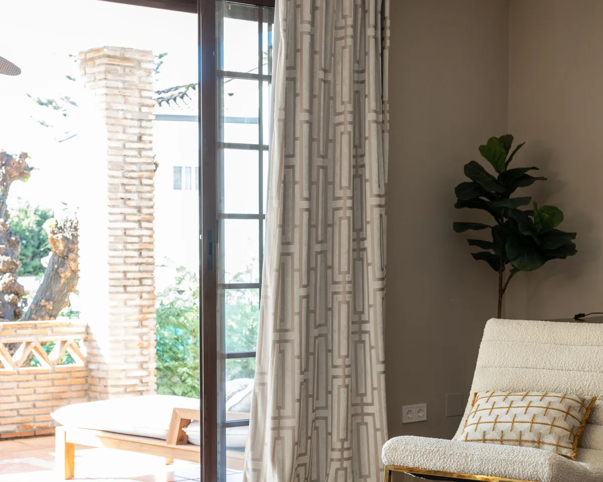 da5d7b49-58b4-48a3-a586-f852bddb49d5