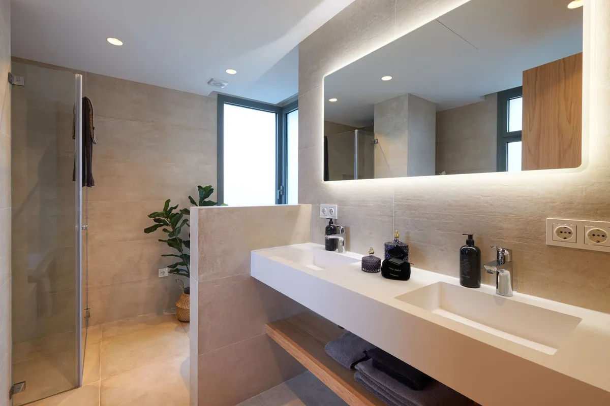 6ac279a5-0756-40b0-9e0b-ce0bb53cd54b