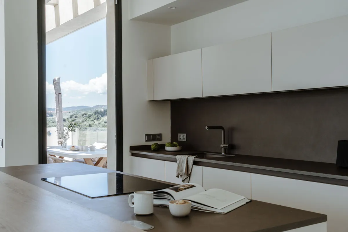 21f42611-f03e-4396-8388-1d3be4026643