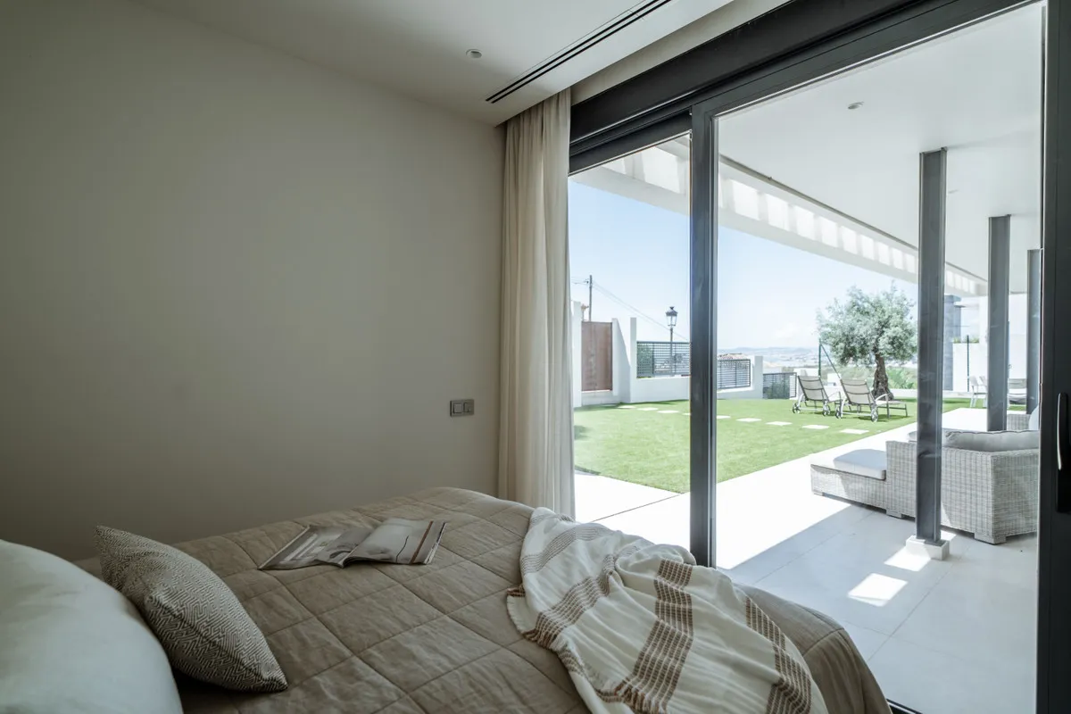 ea6f0d09-9901-4c24-a122-4ca3ae5b6023