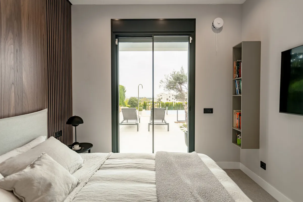 9b77b090-717f-49bf-a4cd-ecf6f815916d