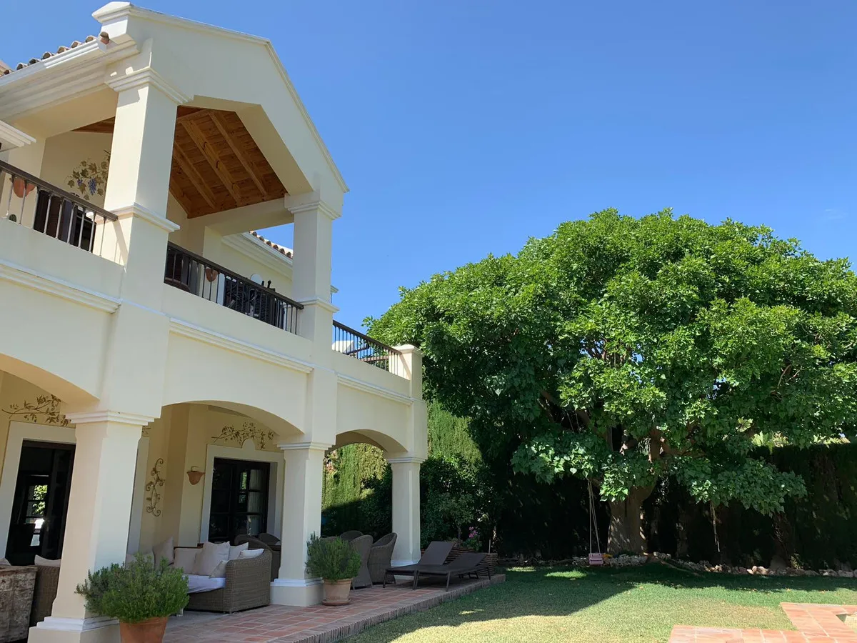 238c1dc8-3f2d-44eb-9815-6a2e1a6e4930