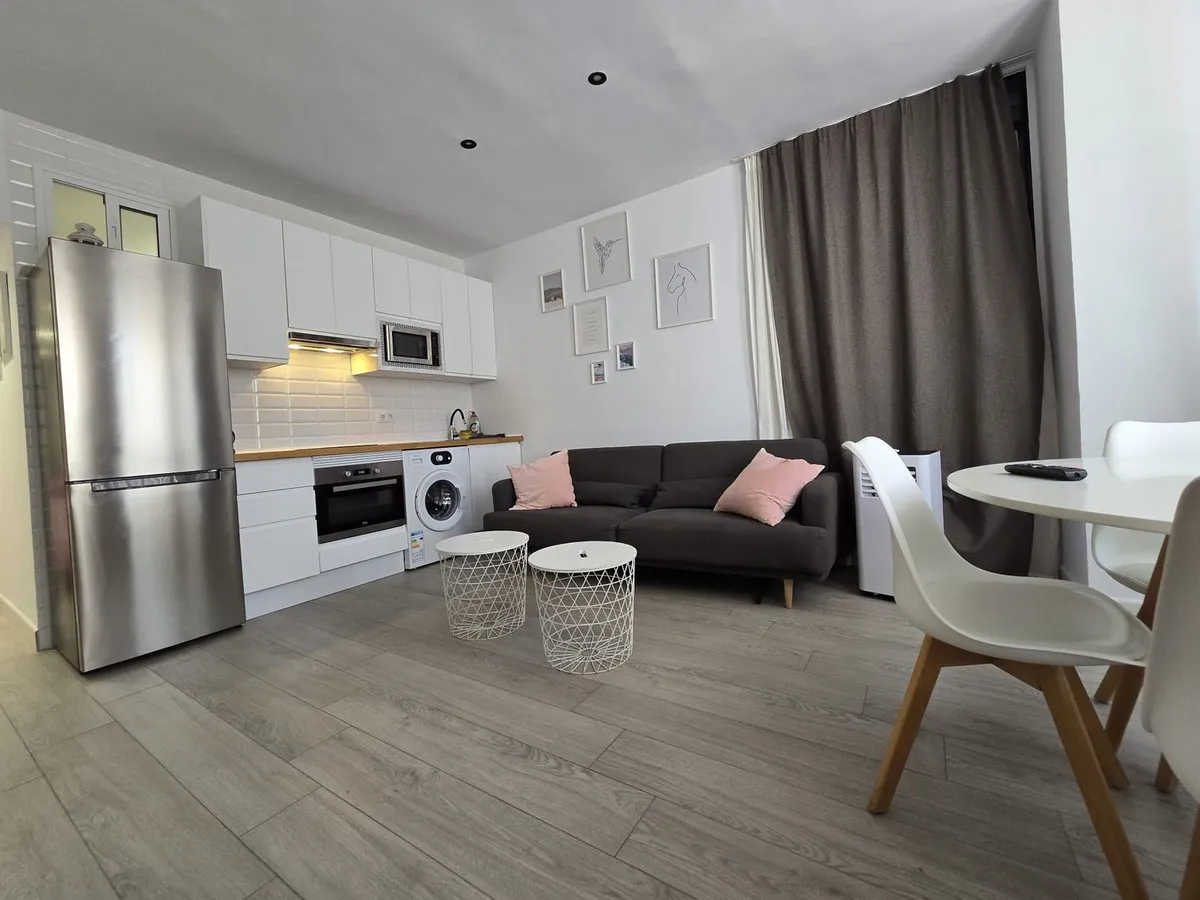 a2c90794-696b-45f1-a428-e2f23d622d71