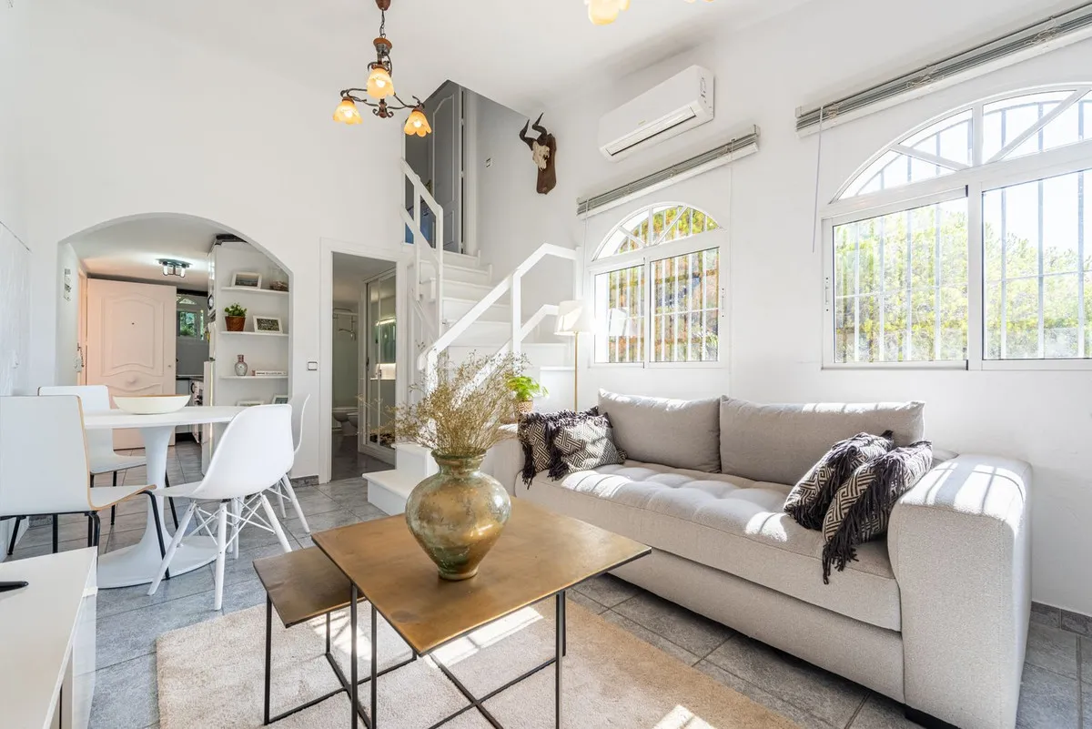 dbb3c37f-c020-4d8c-aae6-f527e77632e1