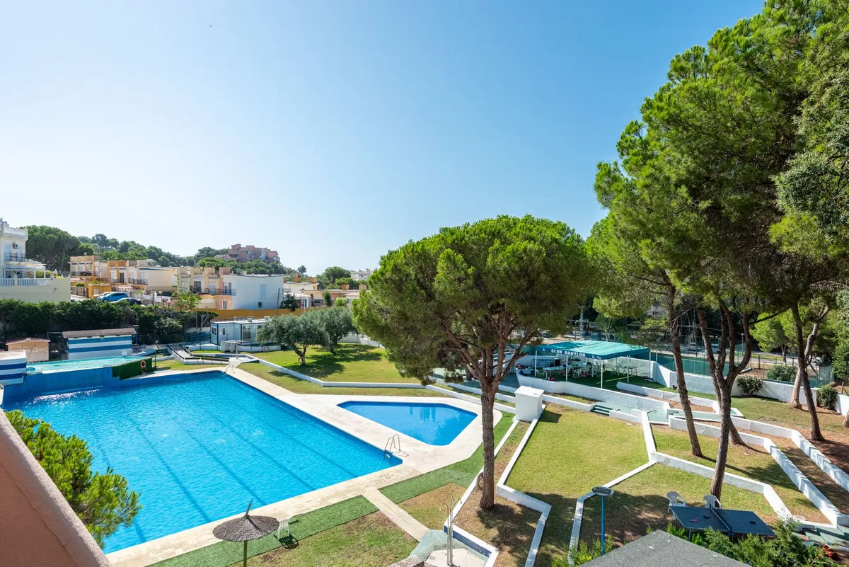 f70b7426-8469-4c8b-ba04-9d96ec73d3ab