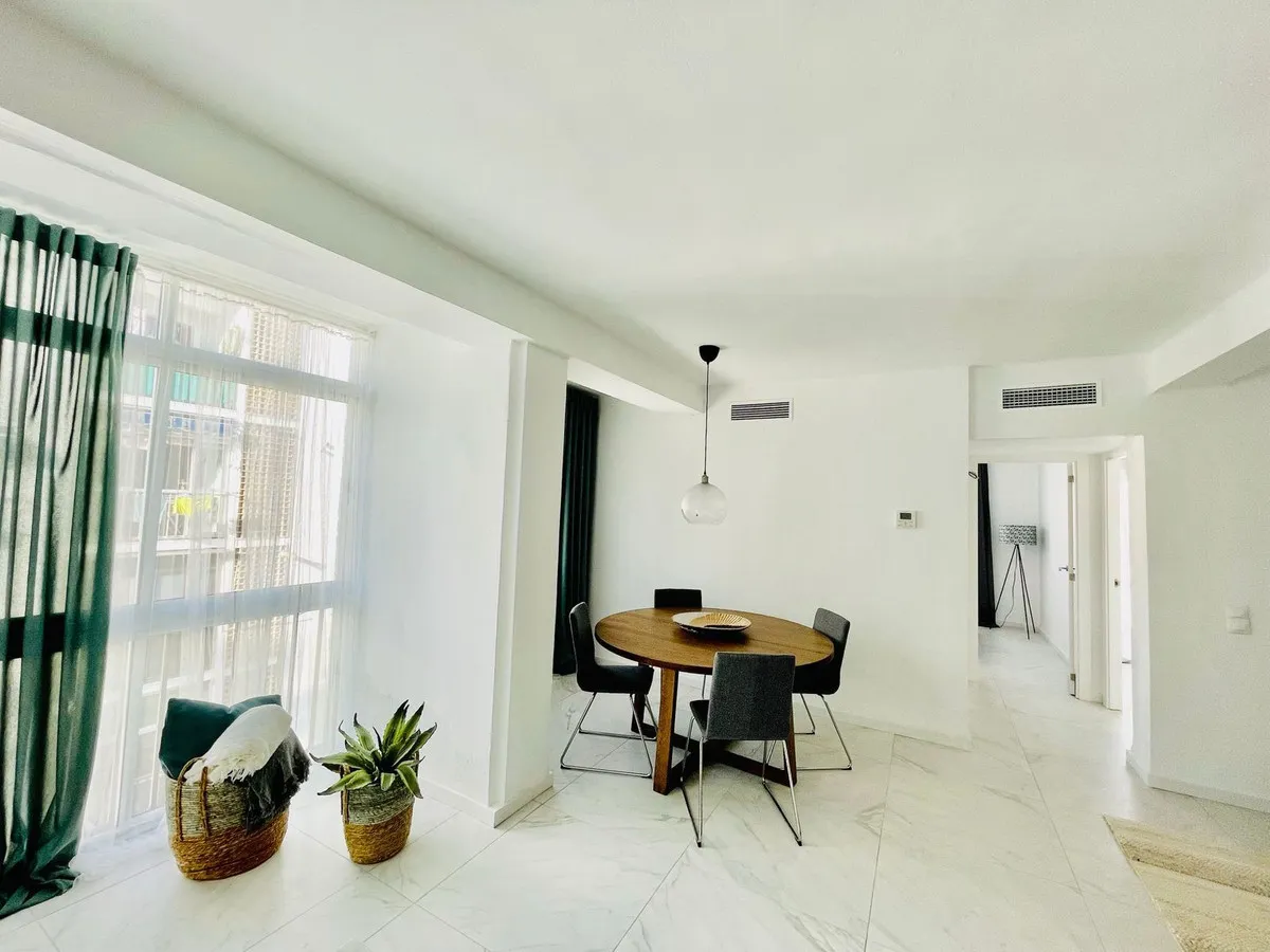 79bb73b4-22b9-447c-b259-832dac5ff73e