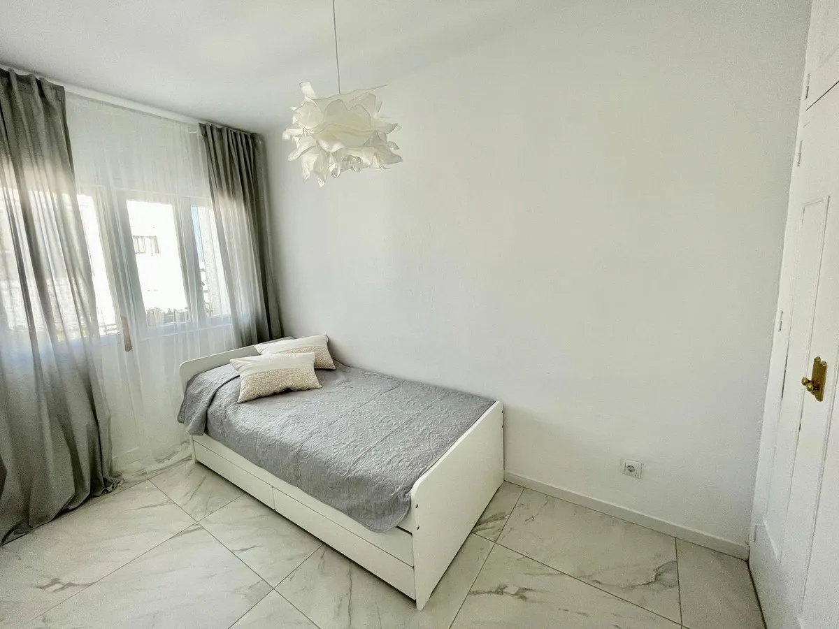 b484e72d-be65-4f02-a588-544269959d8d