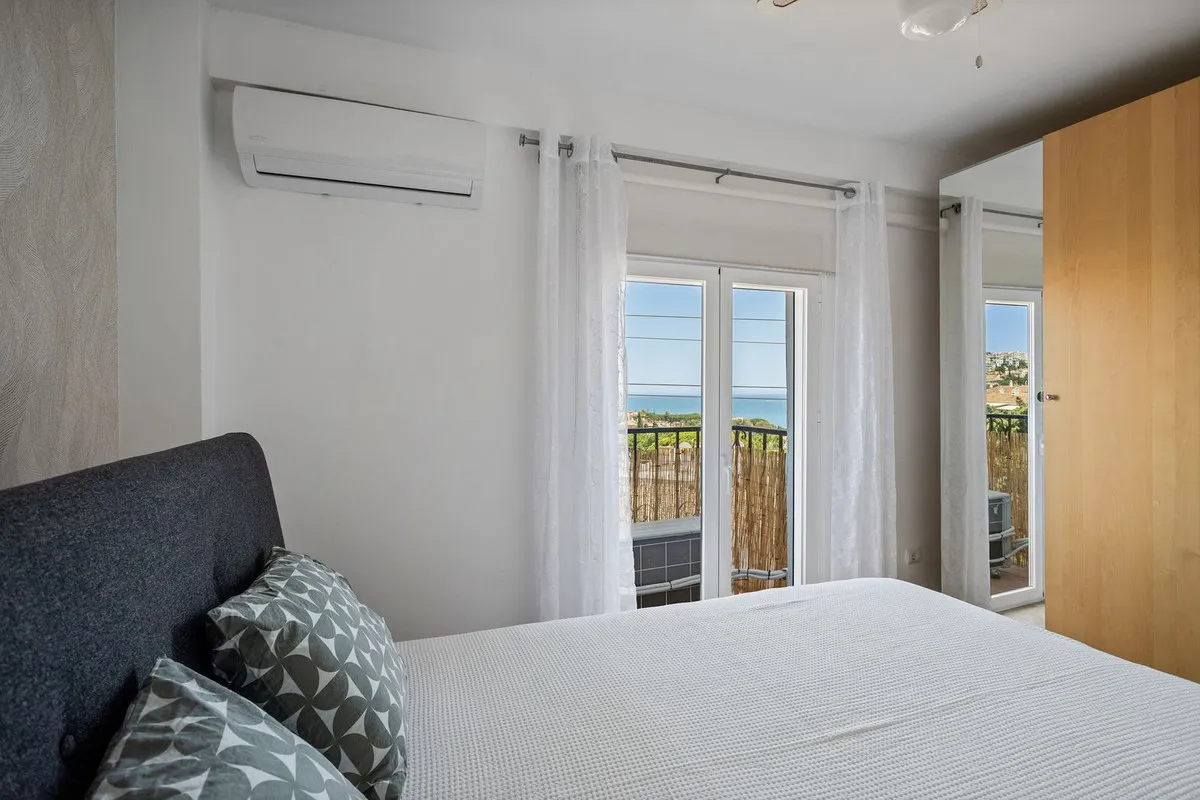 d954ff79-e194-45d3-aa5d-884d6a7869ab