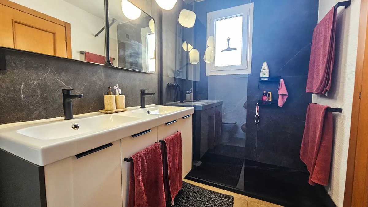 53b48c39-cce3-4247-8f23-b3328fbfc3a1