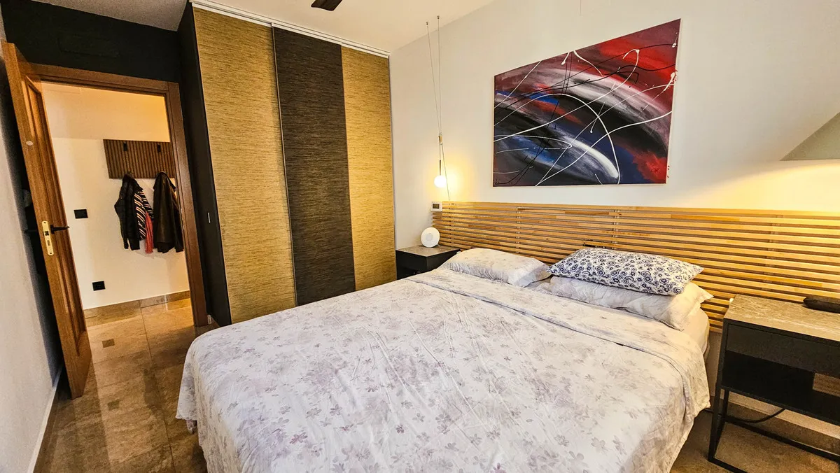 55c0116c-4ec0-404f-b96d-cc2e2920c695