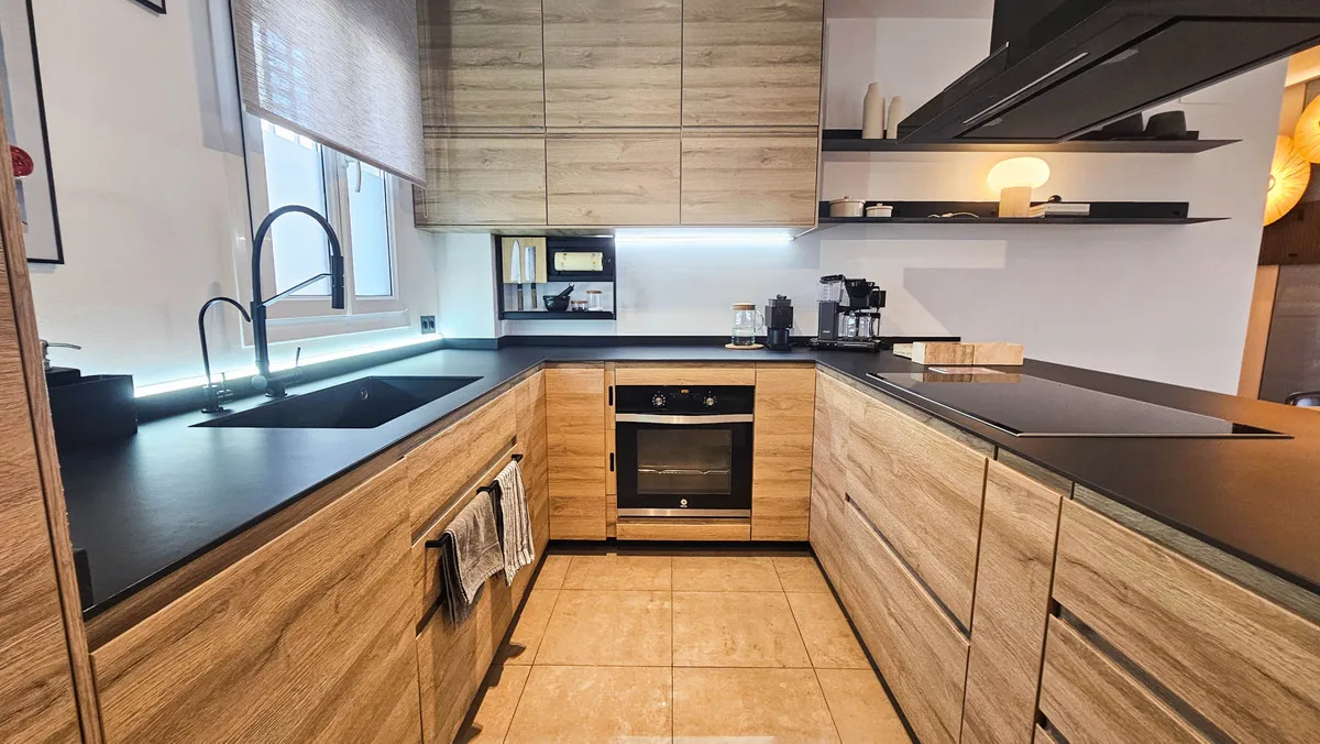 8ff63e7c-43a2-4515-b321-48ee232c6dc8