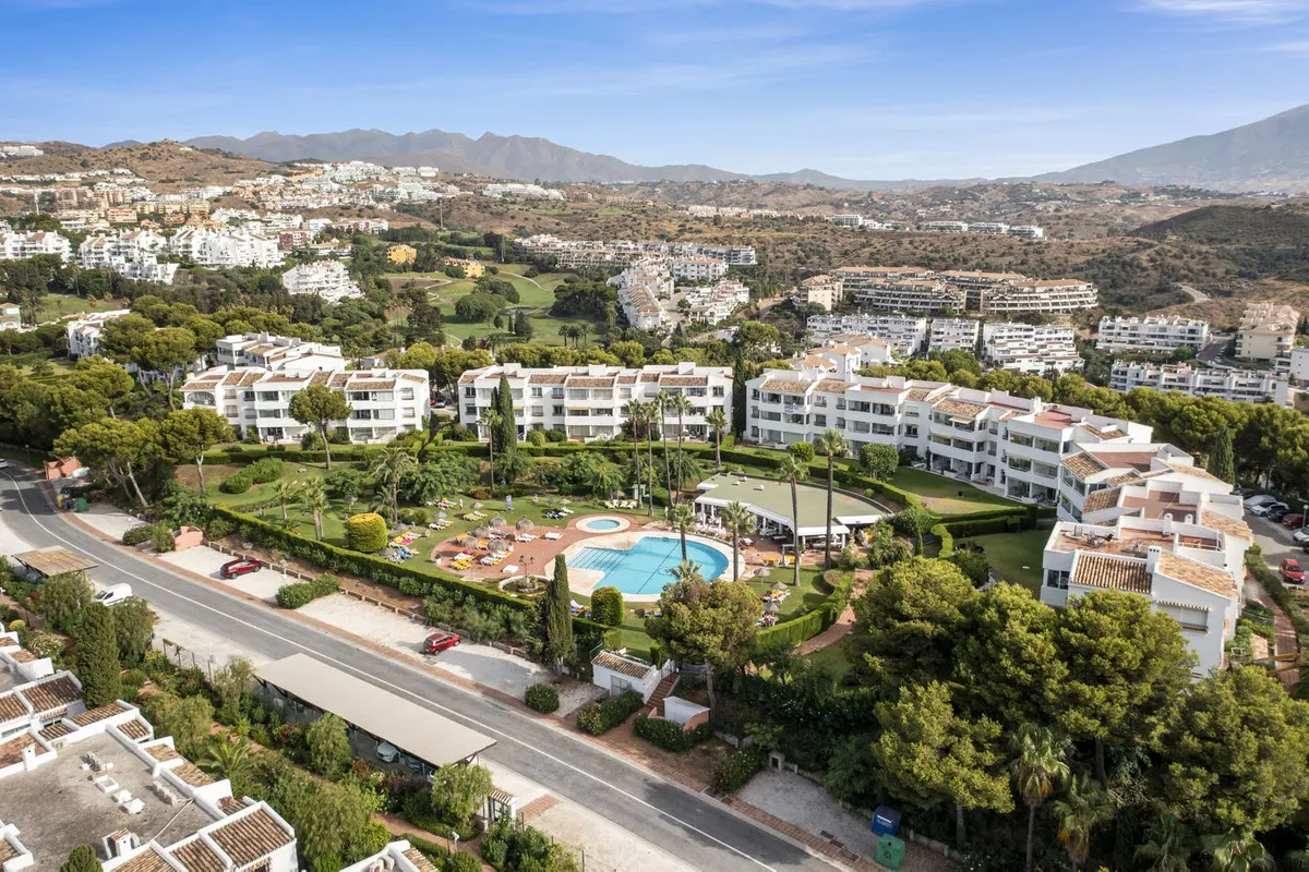 5fa45749-c73d-4b4d-aef5-e5c868f6e3ee