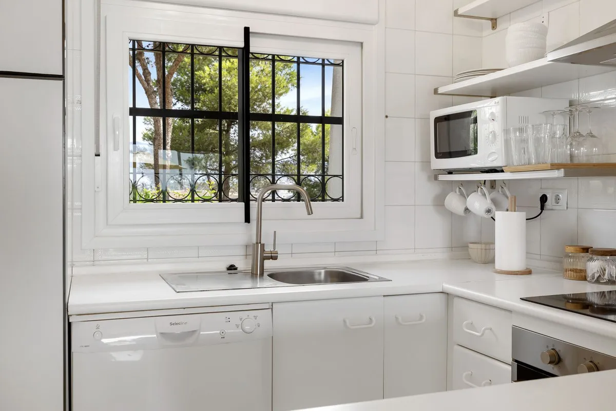 dab636c8-58dc-4537-b6a4-e779fca5eebc