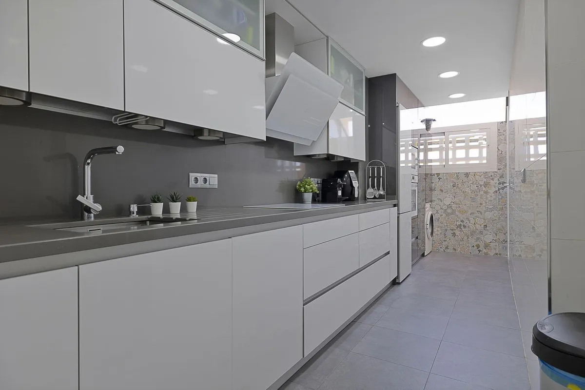 54b311b8-3f58-4c81-b685-fe49aeac852d