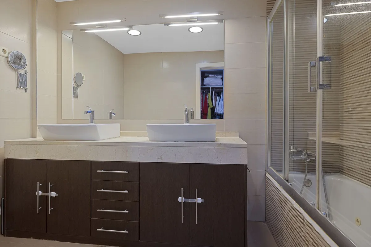 978f318c-568b-4602-972e-355c4df64913