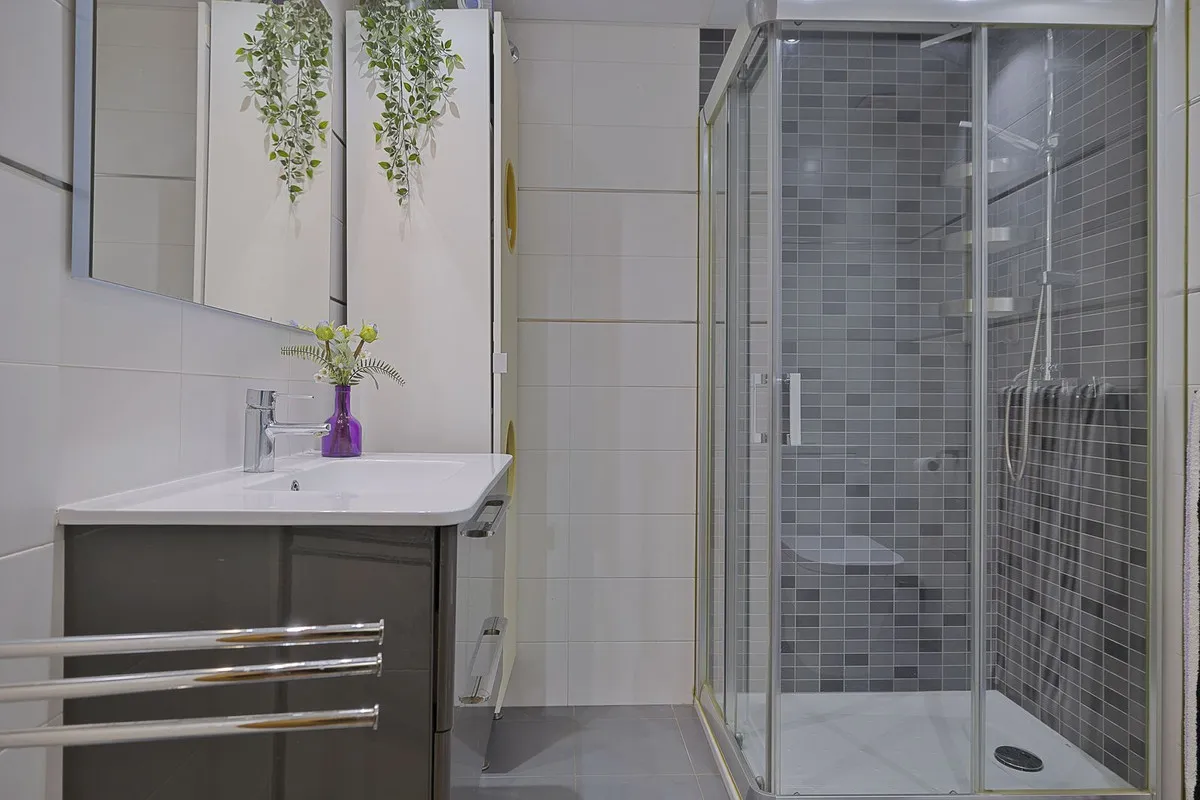 a5e712af-5d9e-424d-a580-d4aa70523879