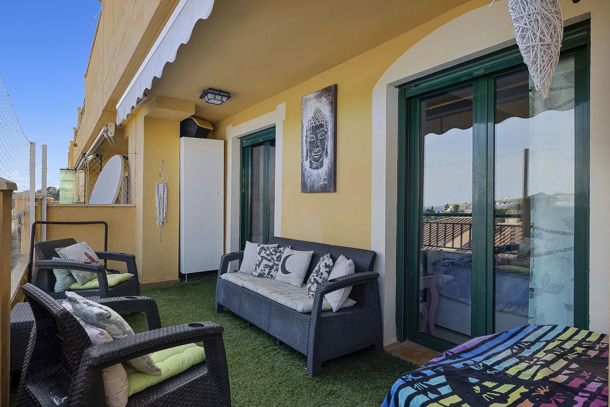 e18f2ee9-d326-4d2e-92ac-0103d2dbc7b0