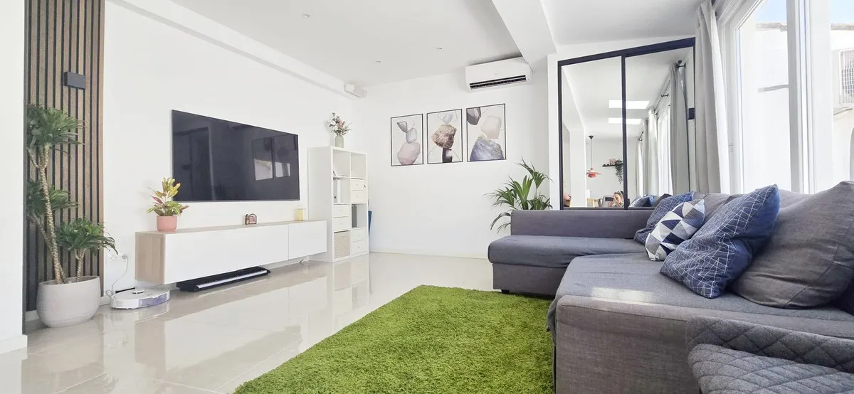 01021081-bc56-48a2-a698-c3f20a089b1d