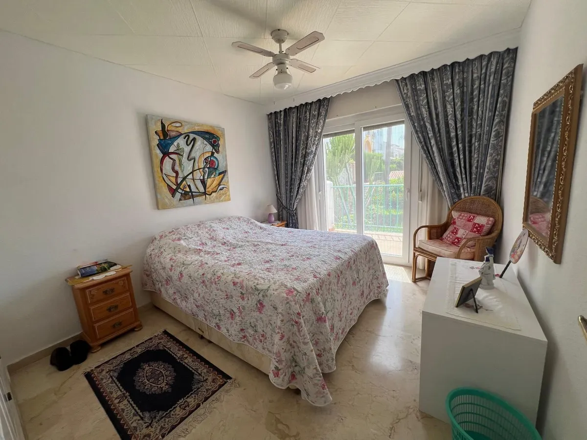 f5b90933-e8eb-448c-83d2-4382b2b52f01