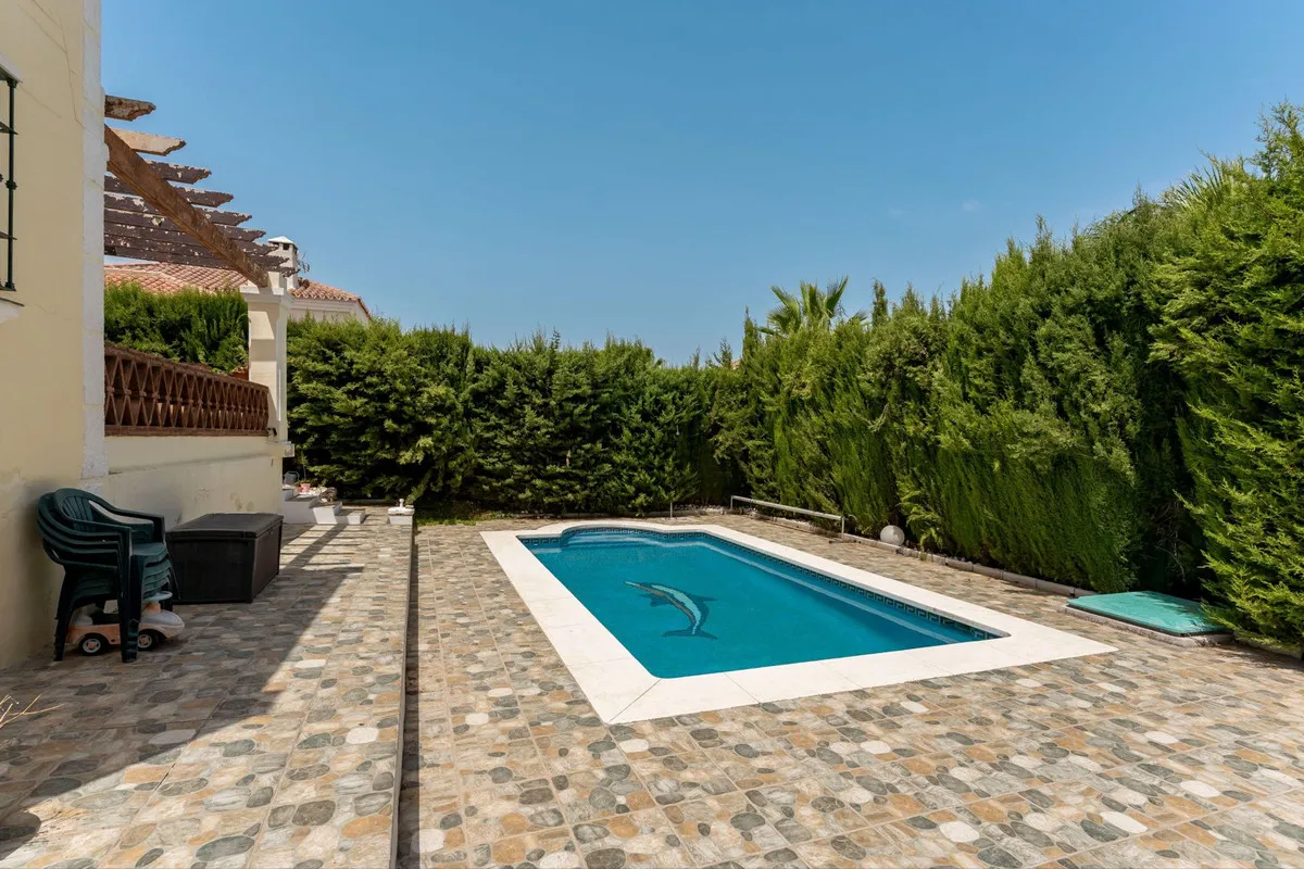 2a069d12-f3a3-4200-9400-d0b051b9257d