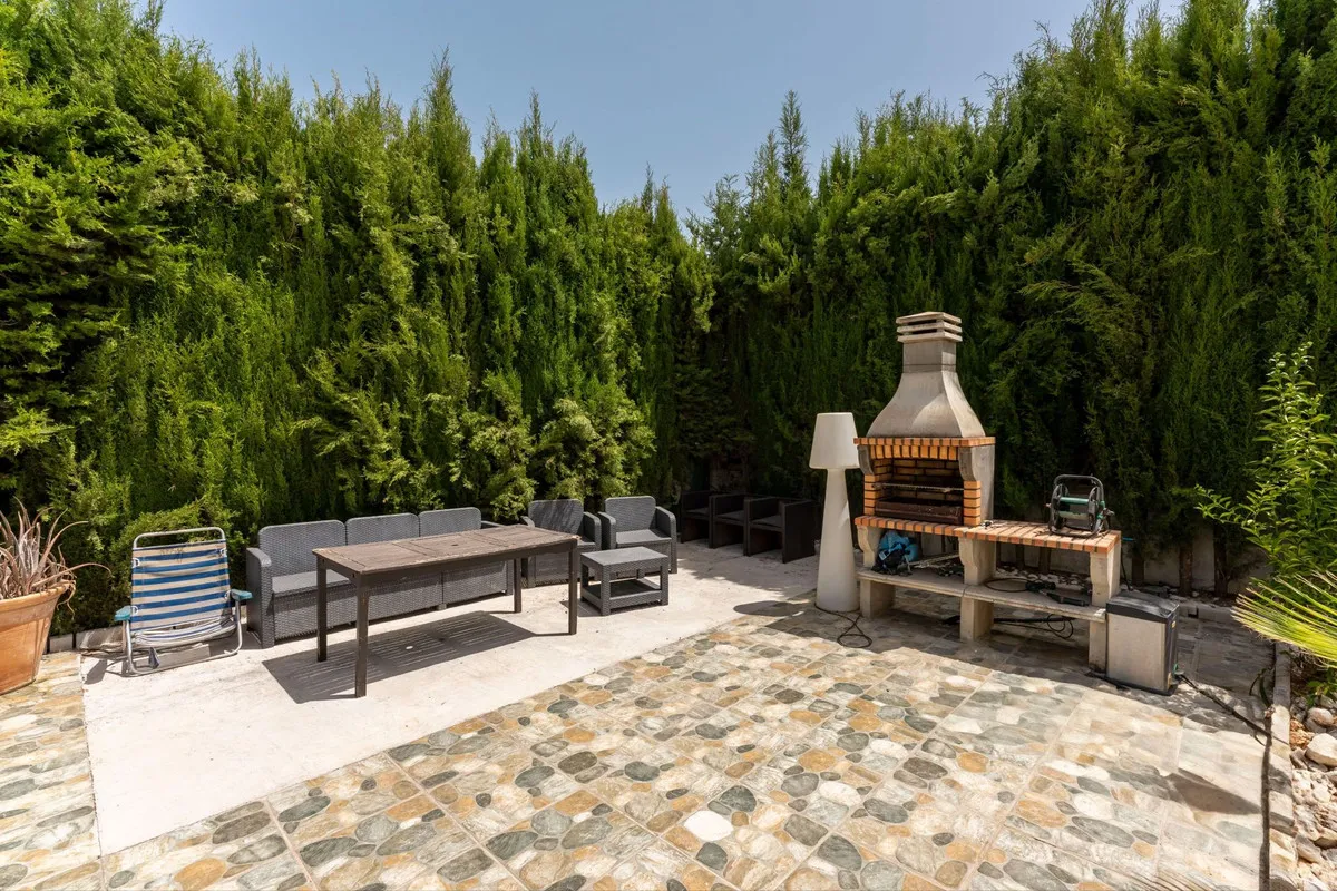 33e91d98-322b-44e3-bdd2-b9b273cf6189