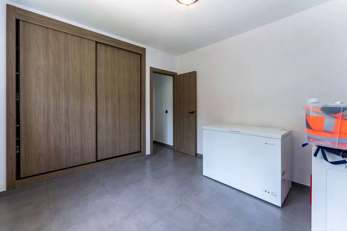 6d4e17eb-29a3-4126-92d6-5871fbeae6a9