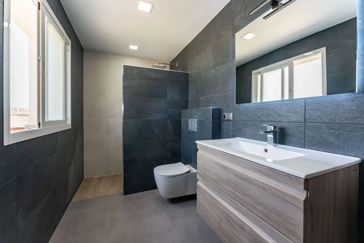 916623f5-1f51-4dbb-9f9a-ca1b2c552d83