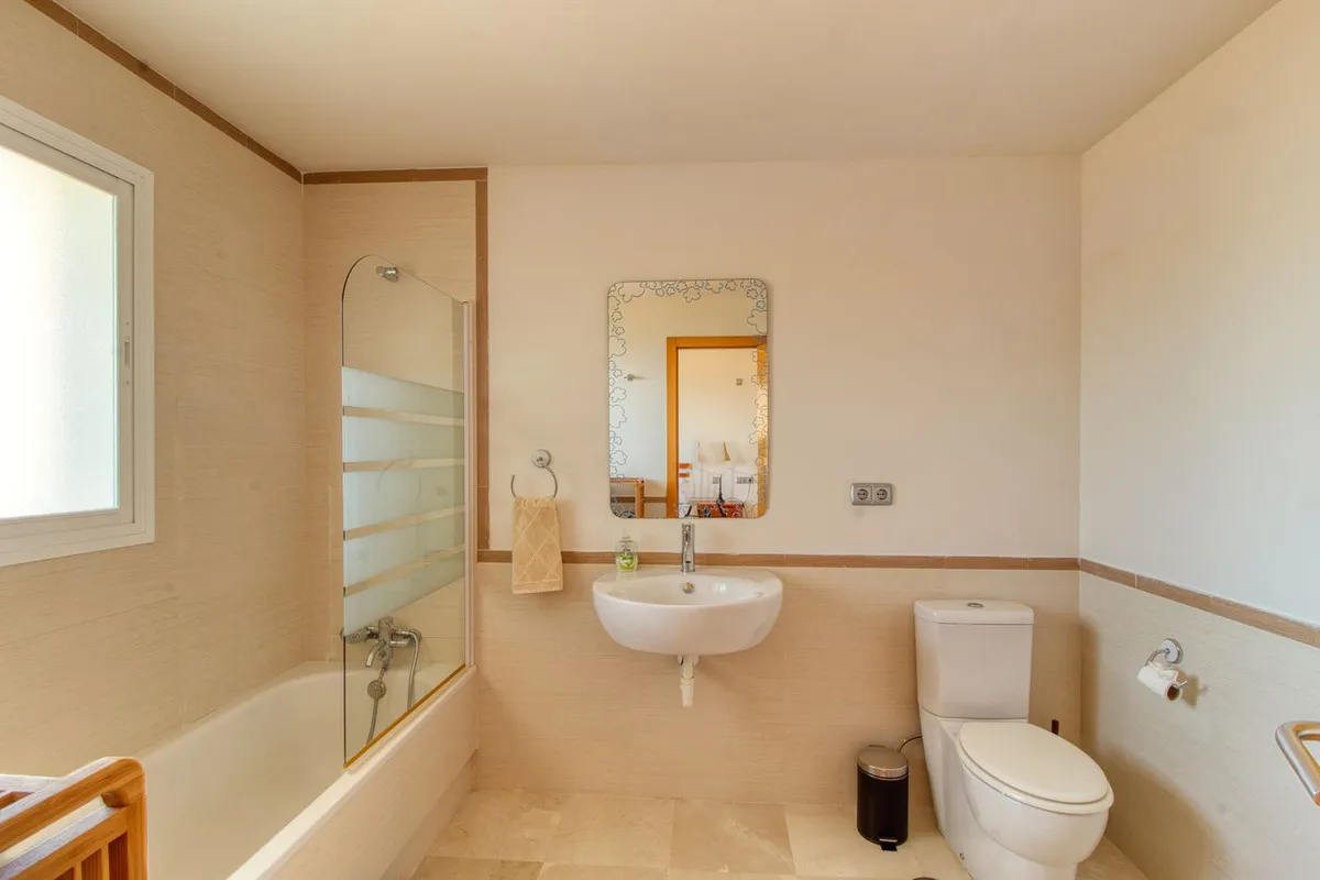 1f223168-2b61-41af-8002-fe66a9b63282