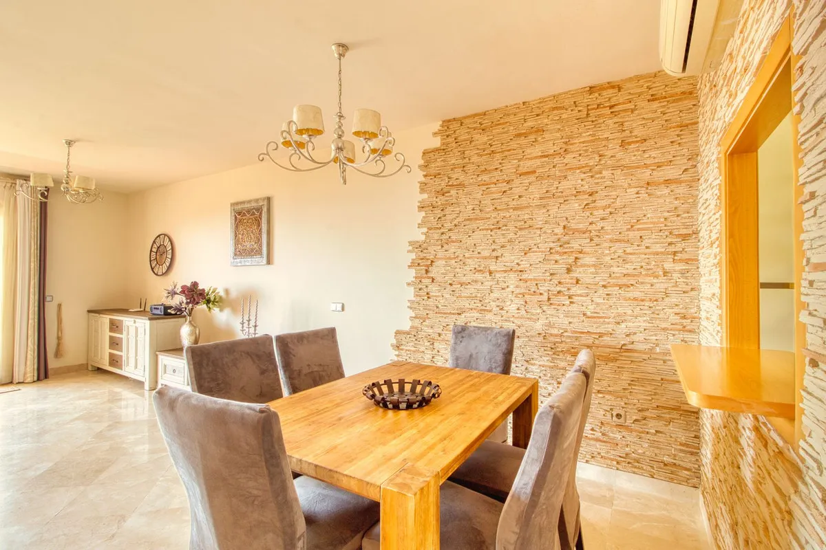 31c990a5-5547-4d1a-aff3-3f24bdf85394