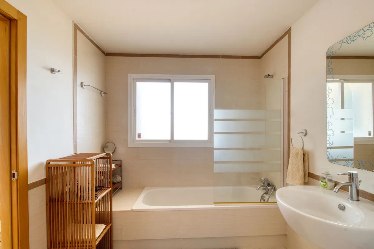 418b6550-dbd7-4ea3-86df-b46be48748fd