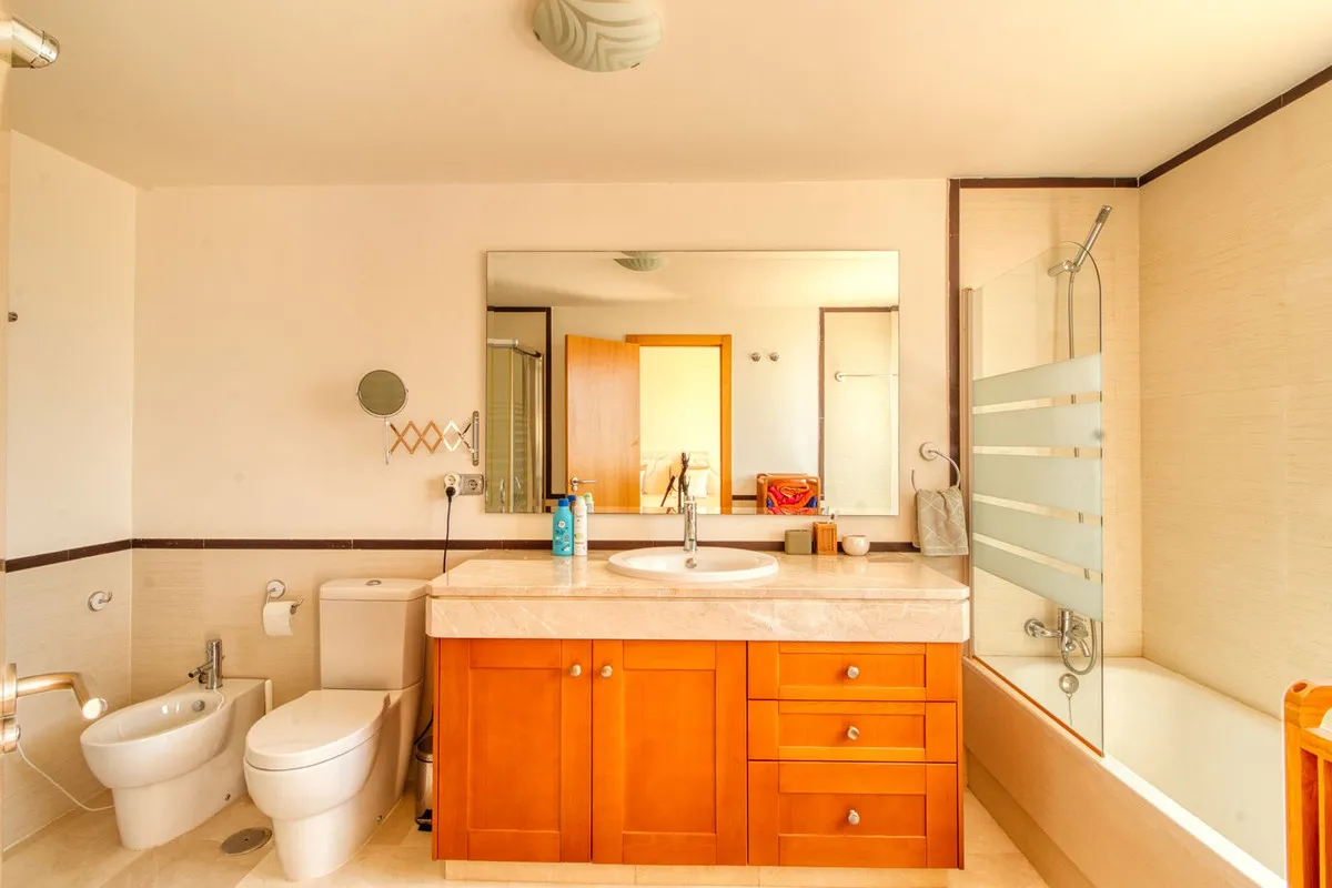 807ad7c5-ce9c-4213-b07a-be44d90a49dd