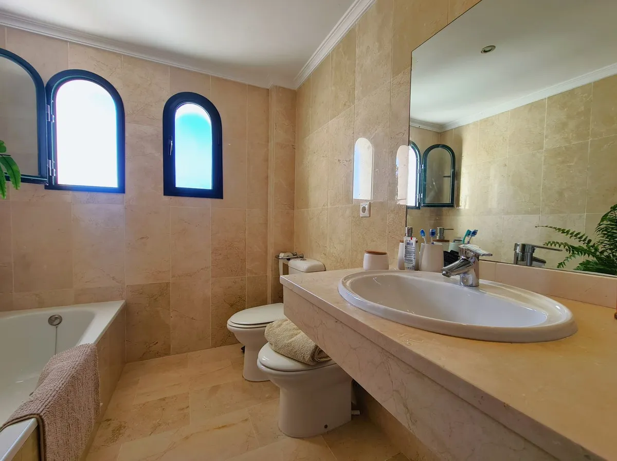 0c2f0001-aa23-442c-a196-d64107a417eb