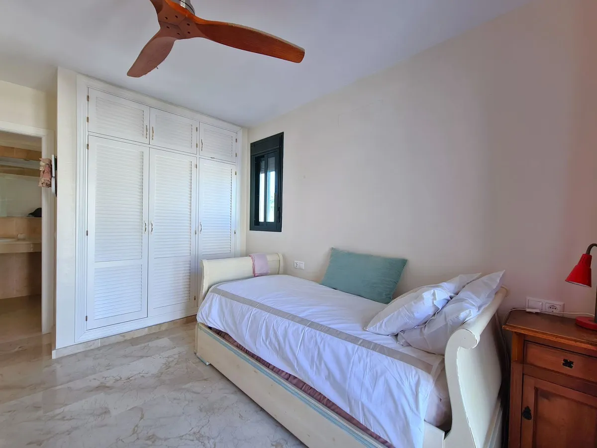 d75da102-57fb-4749-acb9-0021df2a7647