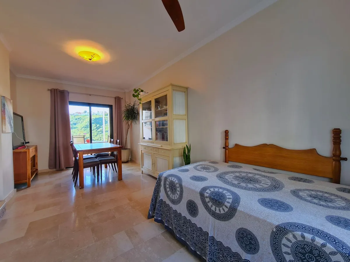 f2e0f554-3ffa-409e-9107-909998d5a4bb