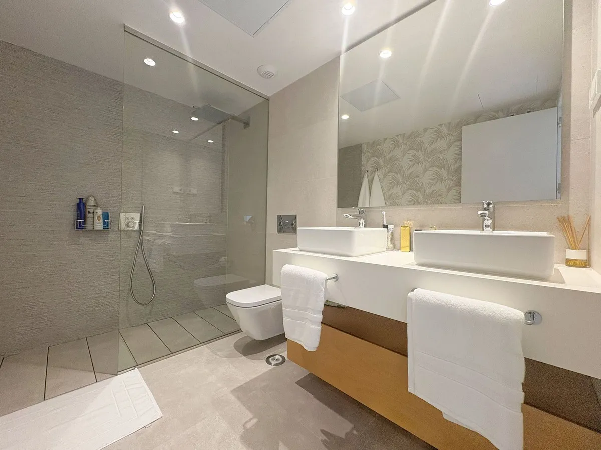 1274795d-e7d9-4fec-ad39-8795773a47f9