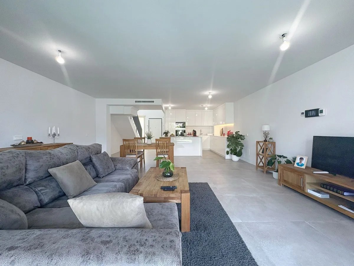 fb9fb9bb-2456-4ad4-97c2-82bf8bb5c9ac