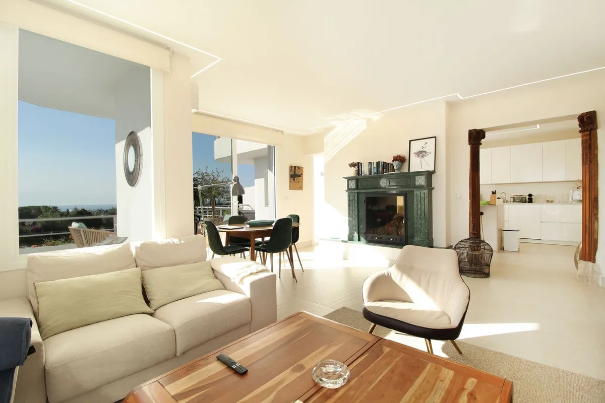 3352dce5-3f79-4360-adaa-47853947725c