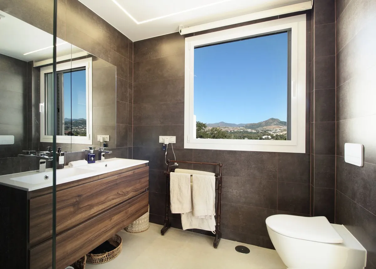 5a5facf5-6bf7-4955-a5e1-68005478b77a