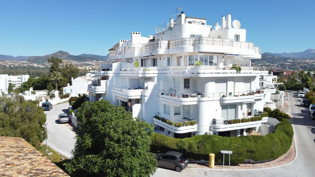 f19f7918-7b10-41a9-b18e-d0580c2fd67d